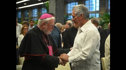 El Primer Secretario del Comité Central del Partido Comunista y Presidente de la República, Miguel Díaz-Canel Bermúdez, sostuvo un encuentro con Monseñor Paul Richard Gallagher, secretario para las Relaciones con los Estados y las Organizaciones Internacionales de la Santa Sede, quien realiza una visita oficial a Cuba.