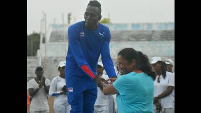 La presidenta de la Federación Cubana de Atletismo, María Caridad Colón, evaluó positivamente los resultados y la organización del Campeonato Nacional, pese a las dificultades que lo rodearon.