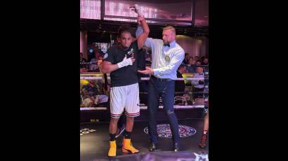 En Madrid, Arlen López mantuvo su invicto profesional