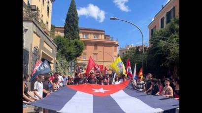 Un abrazo de solidaridad mundial por el Día de la Rebeldía Nacional