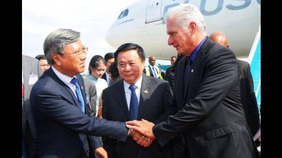 Diaz-Canel en Vietnam