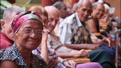 Jubilados y pensionados cubanos