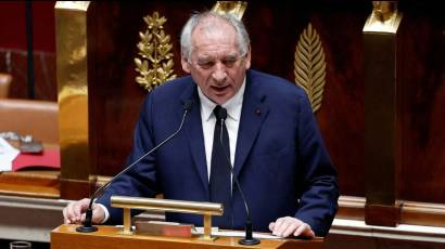 La moción de censura al Primer ministro François Bayrou recibió 364 votos.