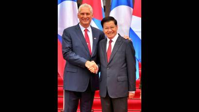 Miguel Díaz-Canel y el mandatario laosiano, Thongloun Sisoulith