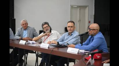 Red de intelectuales en defensa de la humanidad