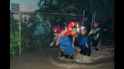 Ministerio del Interior prosigue operativos de rescate en el oriente de Cuba