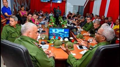 Joel Queipo Ruiz, presidente del CDP, durante la reunión con los grupos de trabajo.