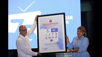 Reconocimiento de Miguel Díaz-Canel a la Televisión Cubana