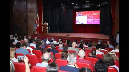 Es fundamental reafirmar la vigencia del marxismo como herramienta para comprender las raíces estructurales de la desigualdad, la explotación y la dominación