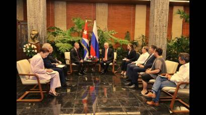 El Presidente Díaz-Canel Bermúdez sostuvo un cordial encuentro con Alexander Beglov, gobernador de San Petersburgo