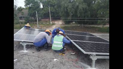 Con la instalación de los Sistemas Fotovoltaicos Autónomos (SFVA), además de cubrir servicios básicos en los centros universitarios, su uso se hace extensivo a las comunidades aledañas a los mismos.