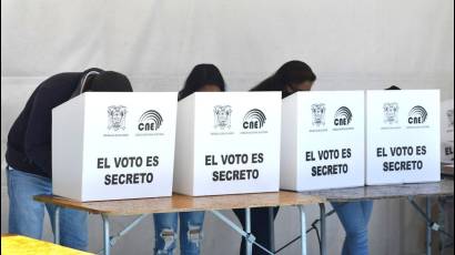 Autoridades de Ecuador violaron silencio electoral