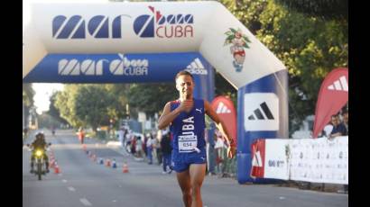 Ronnie Estévez: Tricampeón de media maratón en Marabana