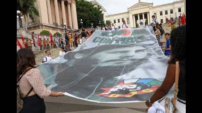 Los jóvenes cubanos rendirán sentido homenaje por estos días al Comandante en Jefe Fidel Castro Ruz.