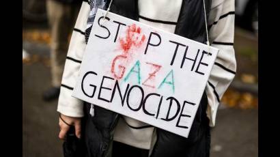 Líderes políticos, intelectuales, y organizaciones civiles de todo el mundo están demandando a la Casa Blanca tomar acciones urgentes para detener el genocidio en Gaza