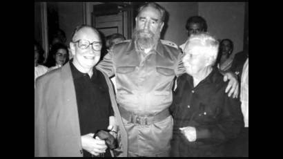 Exposición fotográfica evoca a Fidel Castro y a Alfredo Guevara en sus centenarios