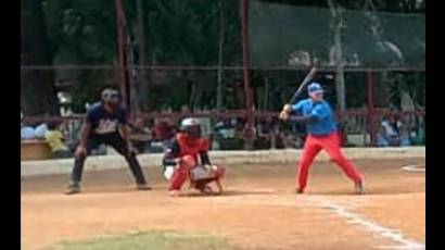 Maquinaria y Gallos tendrán que disputar un tercer partido para decidir el nuevo campeón.