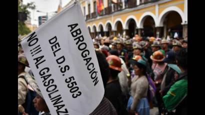 Bolivianos masifican huelga nacional contra eliminación de subsidios