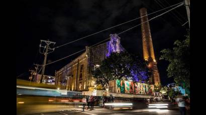 Rechazan prohibición de acceso a jóvenes a Fábrica de Arte Cubano