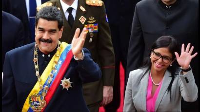 La mayoría de los venezolanos respalda al presidente constitucional Nicolás Maduro y a Delcy Rodríguez