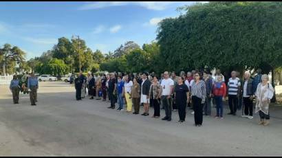 Homenaje a Celia Sánchez en la Necrópolis de Colón