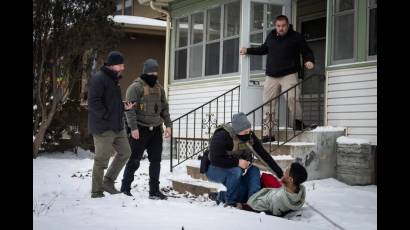 Detienen a cuatro alumnos en redadas del ICE en Minneapolis