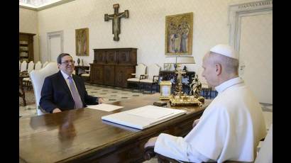 El jefe de la diplomacia cubana fue recibido por el papa León XIV en el Vaticano