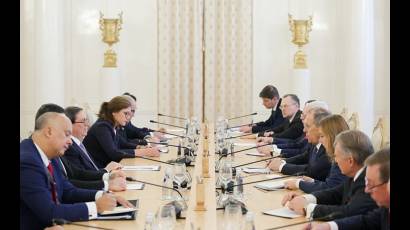 El canciller ruso, Serguéi Lavrov, durante el encuentro con su homólogo cubano, Bruno Rodríguez
