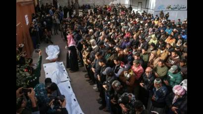 El portavoz de Hamás, Hazem Qassem, acusó al ejército israelí de haber violado la tregua.