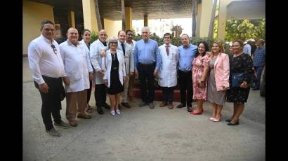 Visita de Miguel Díaz-Canel al Instituto de Oncología y Radiobiología