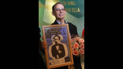 Tubal recibe el diploma acreditativo del premio más importante que otorga la Upec.