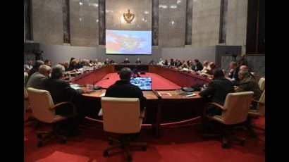 Convoca Presidente cubano a implementar transformaciones