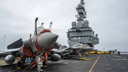 Aviones Rafaele en el portaviones francés Charles de Gaulle