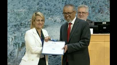 El galardón fue entregado por Tedros Adhanom Ghebreyesus, director general de la OMS, a Tania Margarita Cruz Hernández, viceministra primera de Salud Pública de Cuba