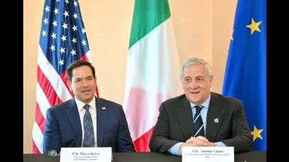 De izquierda a derecha, el secretario de Estado de EE. UU., marco Rubio, junto al ministro de Asuntos Exteriores de Italia, Antonio Tajani.