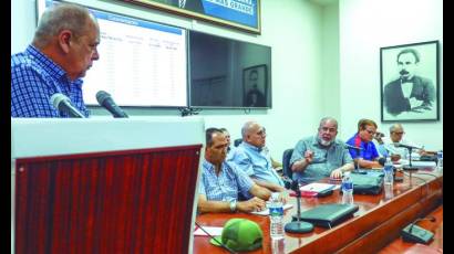 En la capital, explicó el Ministro de Energía y Minas, se está revisando, con mayor profundidad, la rotación de los bloques y, dentro de los bloques, aquellos circuitos con más horas de afectación.