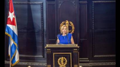 Viceministra de Relaciones Exteriores, Josefina Vidal Ferreiro en la Audiencia Pública Parlamentaria Cuba quiere paz