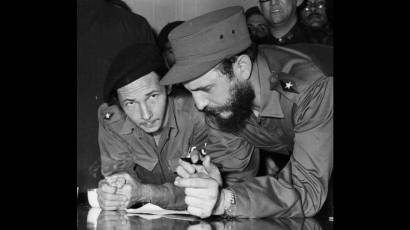 Fidel y Raúl en enero de 1959.