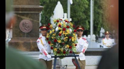 Tributo a Máximo Gómez en Cementerio Colón