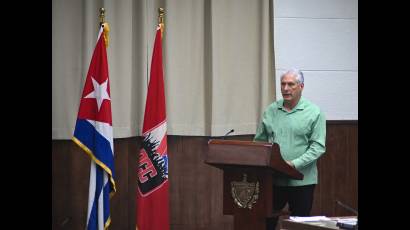 El Primer Secretario del Comité Central del Partido Comunista de Cuba y Presidente de la República, Miguel Díaz-Canel Bermúdez, en su intervención en el Pleno Extraordinario del Comité Central del PCC.