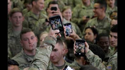 Solo 30 cuentas oficiales del ejercito estadounidense quedaran en las redes sociales. Foto AP