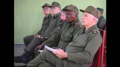 El Presidente del Consejo de Defensa Nacional, Miguel Díaz-Canel Bermúdez, al participar, como cada viernes, en el Día Nacional de la Defensa, esta vez en el municipio La Habana del Este.