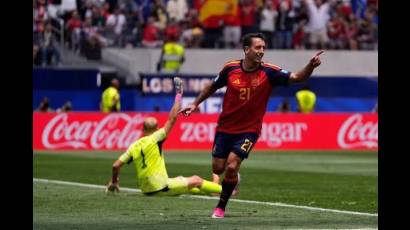Cucurella puso el toque, Mikel el gol, y España la fiesta