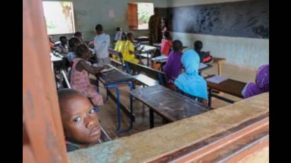 Países en desarrollo gastan más en deuda externa que en educación