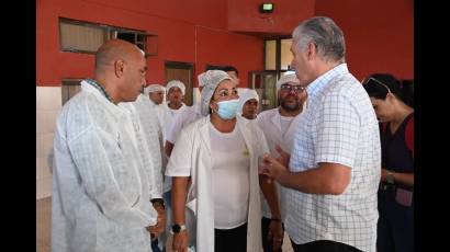 El Jefe de Estado visitó la fábrica de pastas cortas La Pasiega, la empresa exportadora e importadora Cítricos Caribe S.A. y la unidad empresarial de base Ronera Occidental, tres importantes actores económicos enclavados en La Habana.