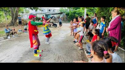 Pachelete, personaje interpretado por Yojandry Naranjo, es muy gustado por los niños y las niñas.
