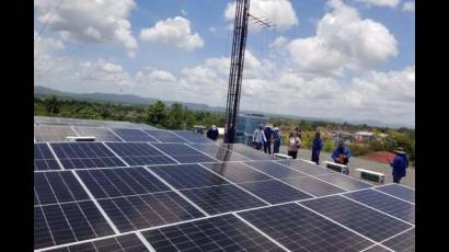 Instalan sistemas fotovoltaicos