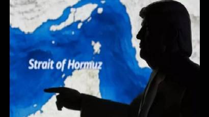 Trump dice que el estrecho de Ormuz le pertenece.