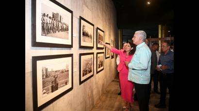 Inauguran la exposición Fidel en la Plaza, dedicada al centenario del natalicio del Comandante en Jefe Fidel Castro Ruz.