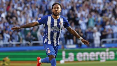 Con un inicio fulgurante Pierre Emerick Aubameyang se ha robado el show como flamante fichaje del nuevo e ilusionante proyecto del Deportivo la Coruña.